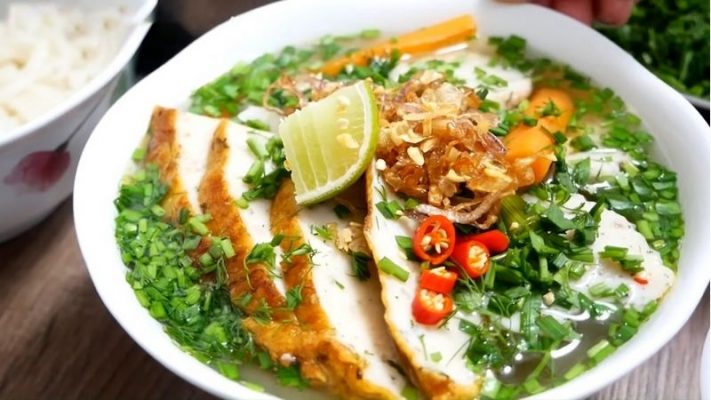 banh-canh-cha-ca-quy-nhon